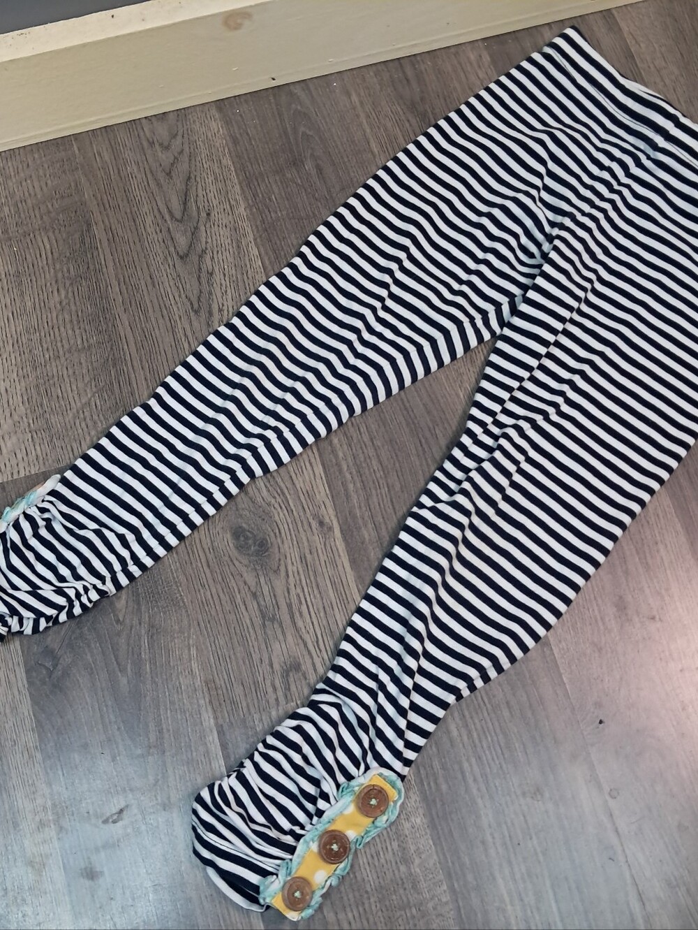 Matilda Jane Once Upon A Time Haystack Legging Size 6 Black and White Stripe